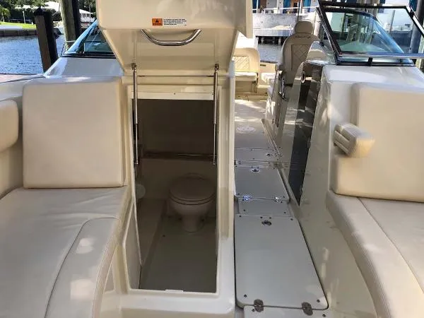 Slide: The Image of Chris-Craft Calypso 30 2017 - 9