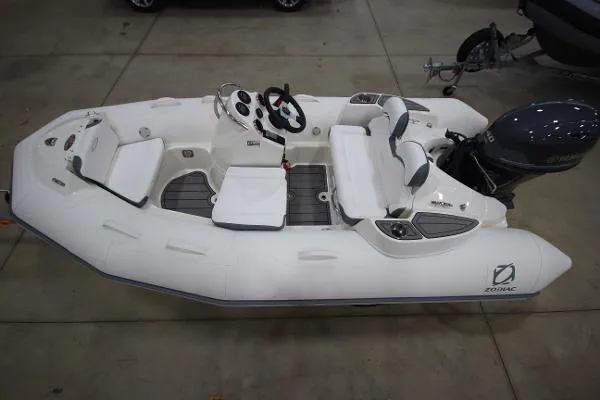 Slide: The Image of Zodiac Yachtline 360 DL NEO GL Edition 40hp In Stock 2021 - 1