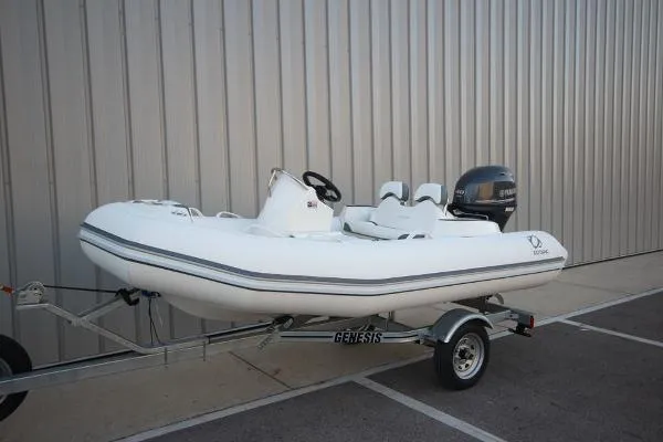 Slide: The Image of Zodiac Yachtline 360 DL NEO GL Edition 40hp In Stock 2021 - 3