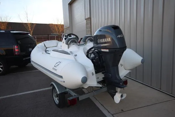 Slide: The Image of Zodiac Yachtline 360 DL NEO GL Edition 40hp In Stock 2021 - 5