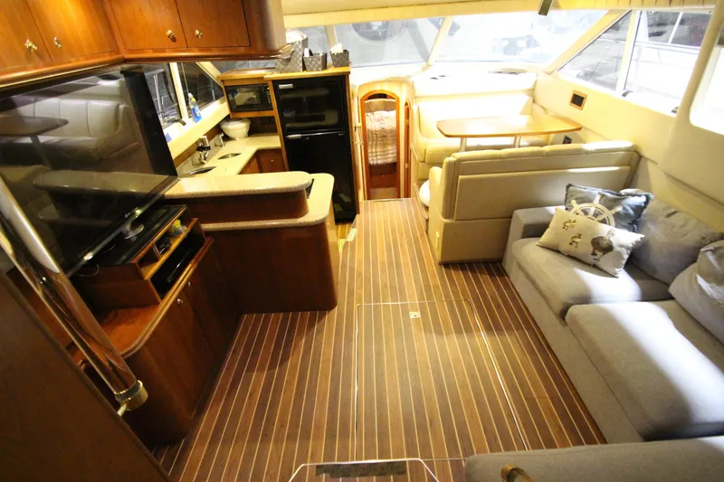Slide: The Image of Luxurious interior of 2003 Cruisers Yachts 4450 Express Motoryacht with modern amenities. - 27