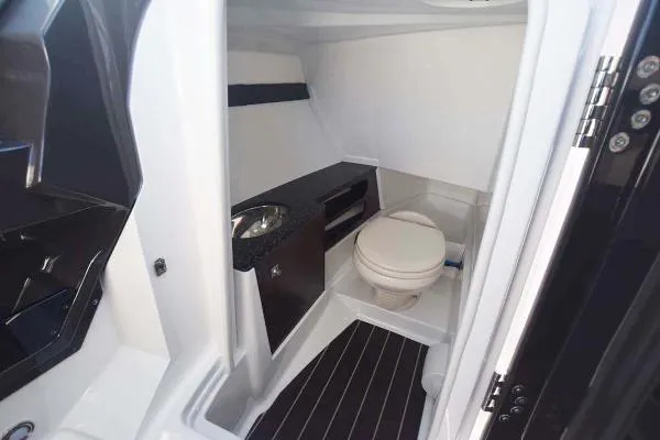 Slide: The Image of Monterey 288 SS Bowrider 2015 - 6