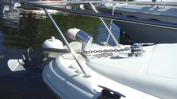 Slide: The Image of Sea Ray 320 Sundancer 2003 - 6