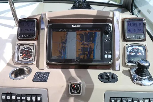 Slide: The Image of Chaparral 330 Signature 2013 - 10