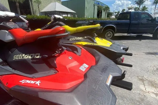 Slide: The Image of Sea-Doo Spark 3up 2016 - 3