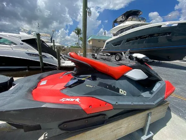 Slide: The Image of Sea-Doo Spark 3up 2016 - 0