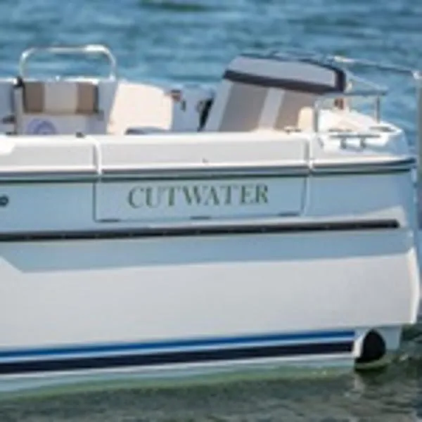 Slide: The Image of Cutwater 30 S 2022 - 8