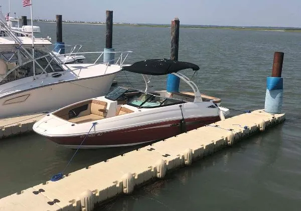 Slide: The Image of Sea Ray 240 Sundeck 2014 - 0