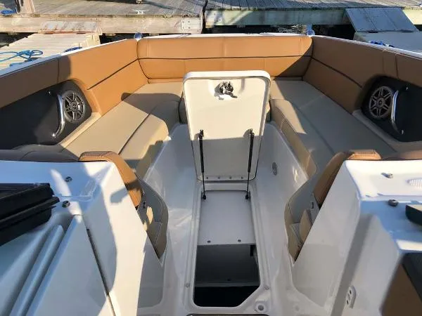 Slide: The Image of Sea Ray 240 Sundeck 2014 - 4