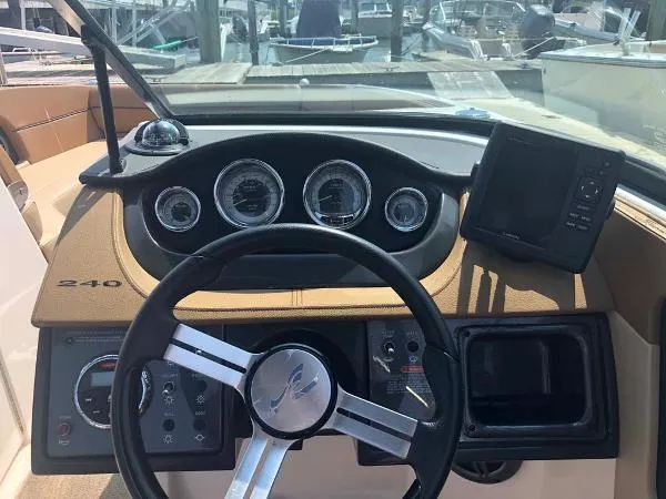 Slide: The Image of Sea Ray 240 Sundeck 2014 - 7