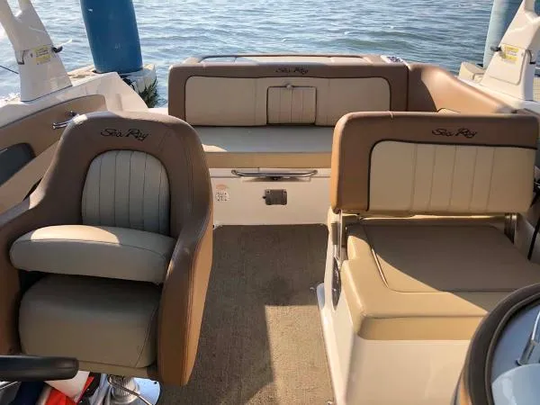 Slide: The Image of Sea Ray 240 Sundeck 2014 - 9