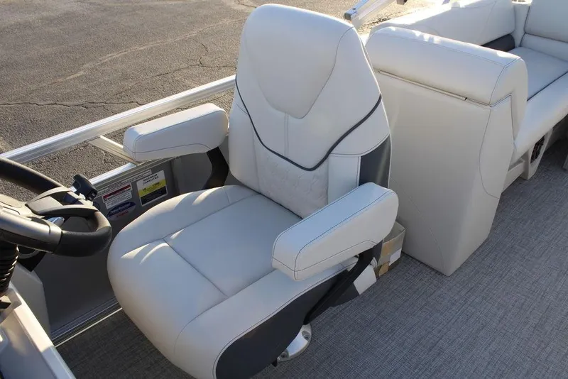 Slide: The Image of 2026 Avalon VLS QUAD LOUNGER 21 boat interior with luxurious seating. - 18