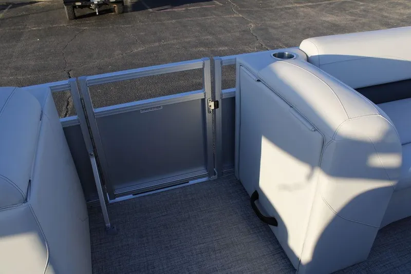 Slide: The Image of 2026 Avalon VLS QUAD LOUNGER 21 interior with seating and gate detail. - 20