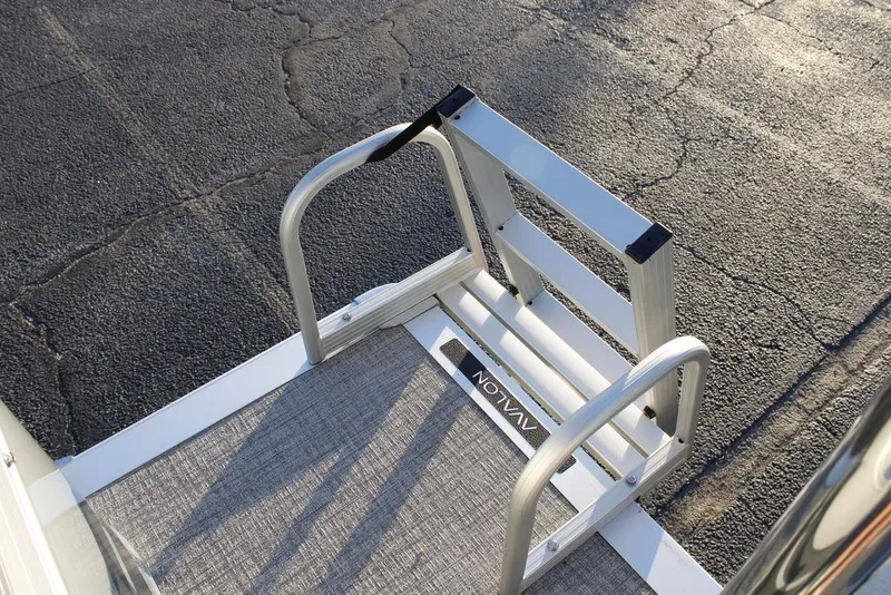 Slide: The Image of Aluminum ladder on 2026 Avalon VLS QUAD LOUNGER 21 boat deck. - 34