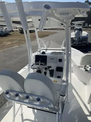 Slide: The Image of Sea Pro 230 Bay Boat 2026 - 8