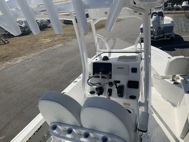 Slide: The Image of Sea Pro 230 Bay Boat 2026 - 9