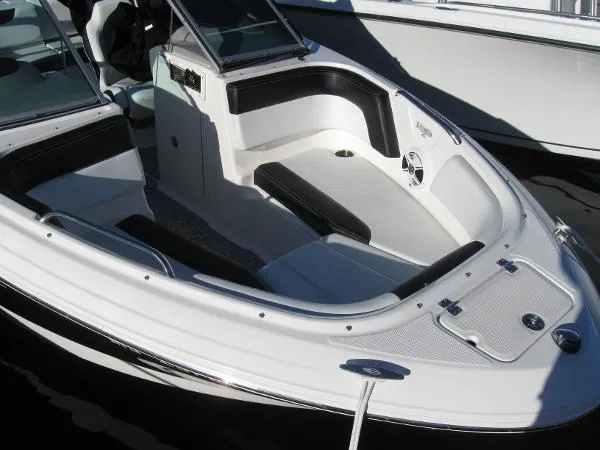 Slide: The Image of Chaparral 21 Sport H2O 2018 - 8