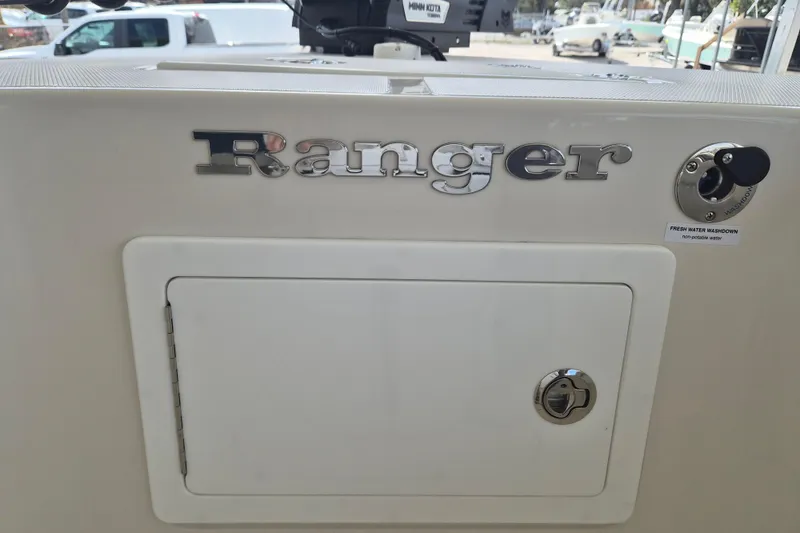 Slide: The Image of 2025 Ranger 2600 Bay boat with fresh water washdown feature. - 25