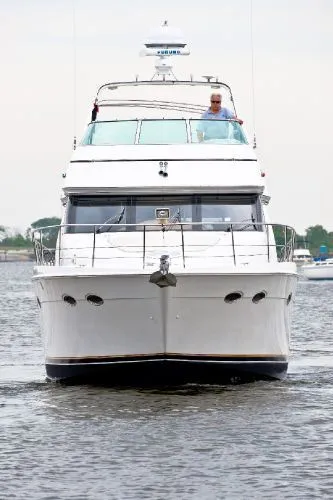 The Image of 2001 CARVER 530 VOYAGER PILOT HOUSE 1 - 1