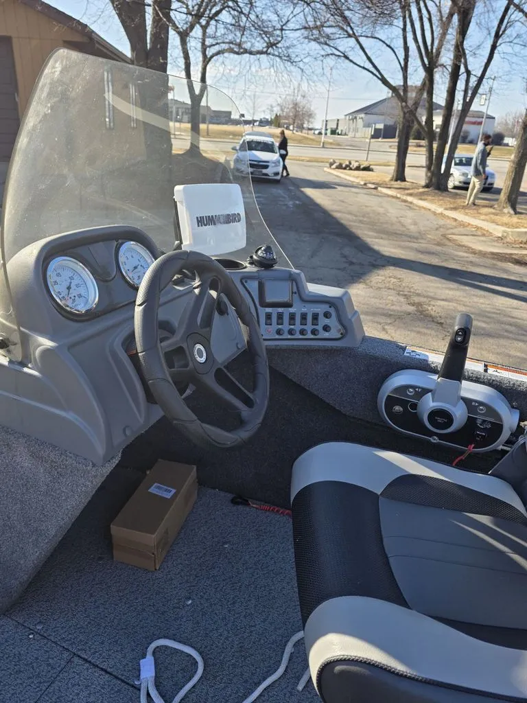 Slide: The Image of Lund 1625 Fury XL 2017 - 3