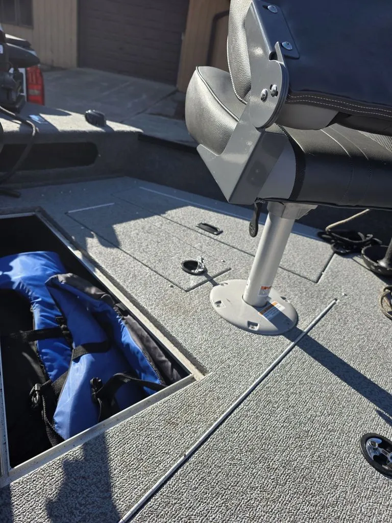 Slide: The Image of Lund 1625 Fury XL 2017 - 8