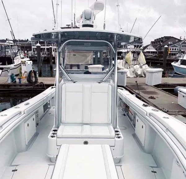 Slide: The Image of Yellowfin 32 Center Console 2017 - 5
