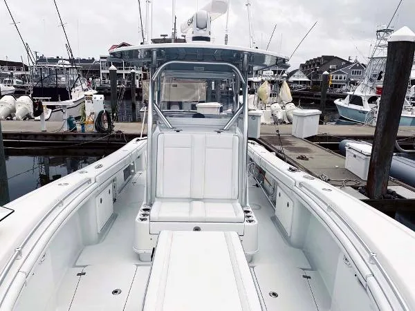Slide: The Image of Yellowfin 32 Center Console 2017 - 6