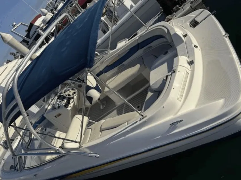 Slide: The Image of Bayliner DECK BOAT 219SD 2004 - 4