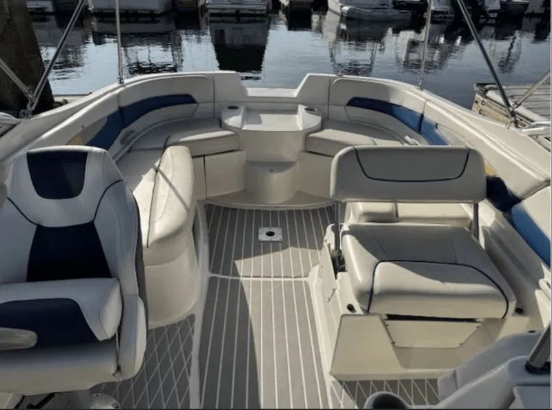 Slide: The Image of Bayliner DECK BOAT 219SD 2004 - 6