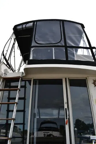 Slide: The Image of Silverton 34 Convertible 1989 - 6