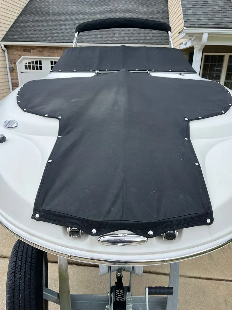 Slide: The Image of Stingray 235 LR 2018 - 17