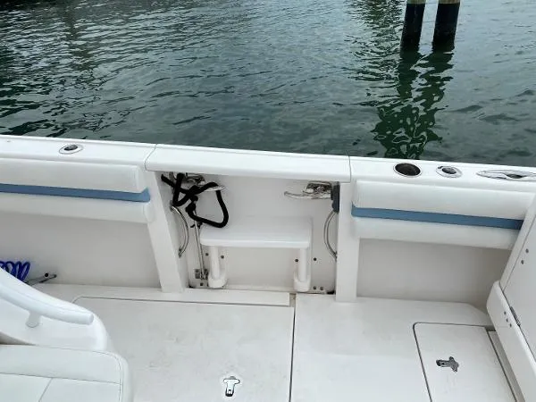 Slide: The Image of Intrepid 327 Center Console 2014 - 4