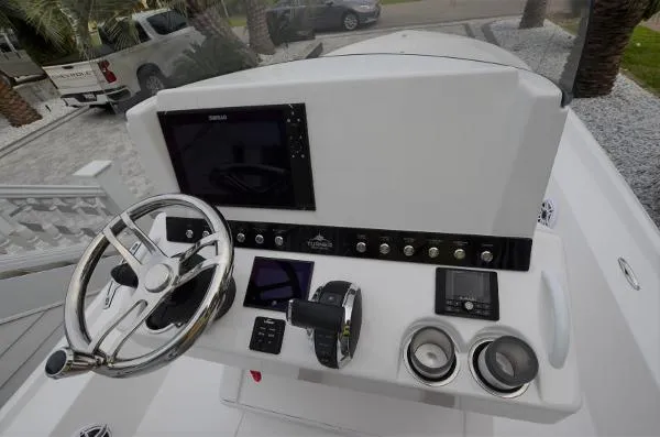 Slide: The Image of Turner Boatworks 2500 VS-compare 24 Yellowfin 2021 - 10