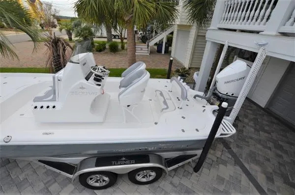 Slide: The Image of Turner Boatworks 2500 VS-compare 24 Yellowfin 2021 - 5