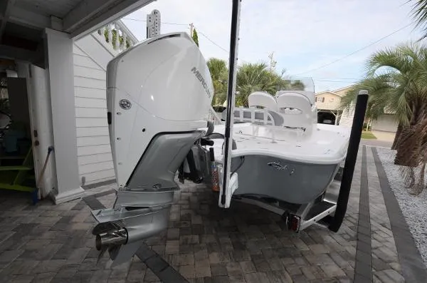 Slide: The Image of Turner Boatworks 2500 VS-compare 24 Yellowfin 2021 - 8
