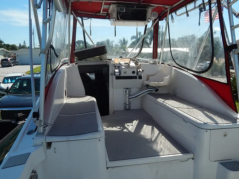 Slide: The Image of Luhrs 25 Open Tournament Twin Yanmar Diesel 1993 - 10