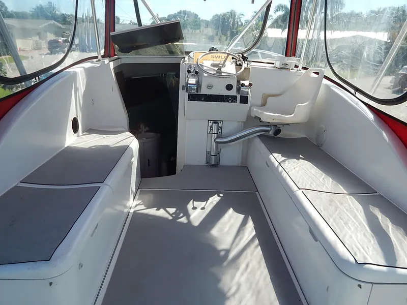 Slide: The Image of Luhrs 25 Open Tournament Twin Yanmar Diesel 1993 - 11