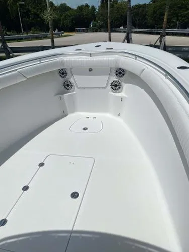 Slide: The Image of Palmetto 33 Center Console 2004 - 5
