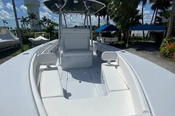Slide: The Image of Contender 30T 2022 - 1