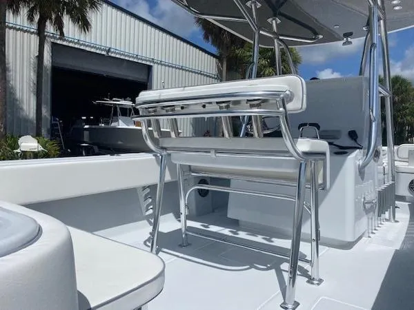 Slide: The Image of Contender 30T 2022 - 8