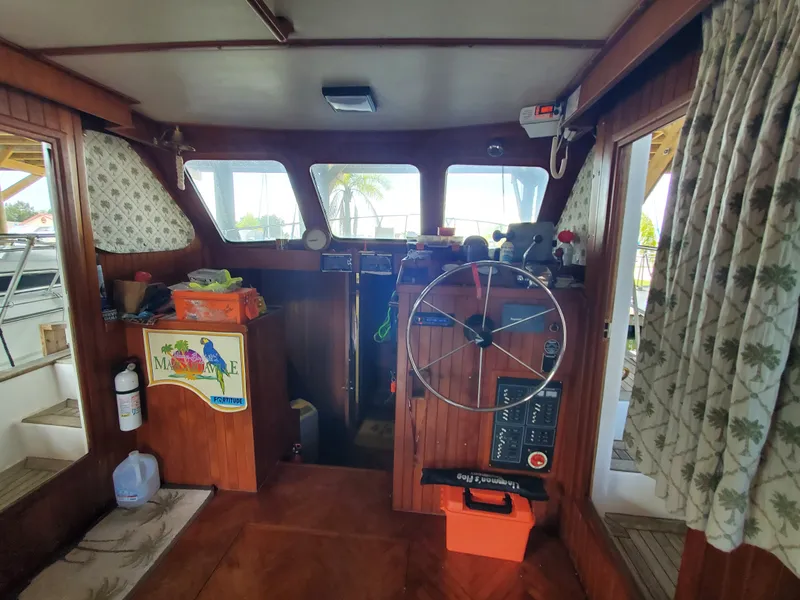 Slide: The Image of Custom Trawler Yehasso 1982 - 4