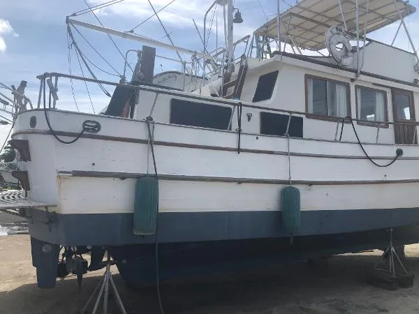 Slide: The Image of Marine Trader 42 1978 - 4