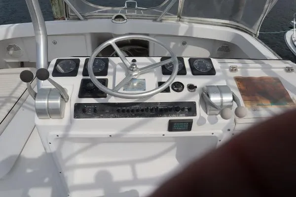 Slide: The Image of Luhrs 400 Convertible 1999 - 4