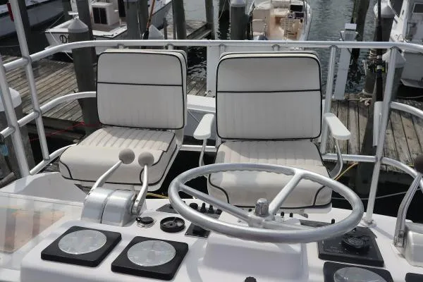 Slide: The Image of Luhrs 400 Convertible 1999 - 5