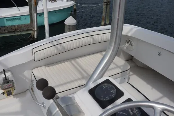 Slide: The Image of Luhrs 400 Convertible 1999 - 6
