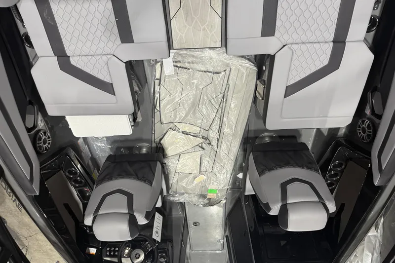 Slide: The Image of 2025 Yamaha Boats 222XD interior with modern seating and sleek design. - 4