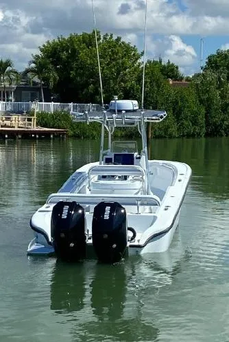 Slide: The Image of Yellowfin 26 Hybrid 2019 - 1