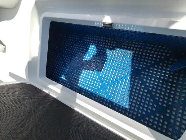 Slide: The Image of Yellowfin 26 Hybrid 2019 - 4