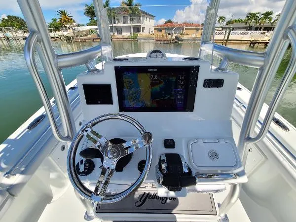 Slide: The Image of Yellowfin 26 Hybrid 2019 - 5