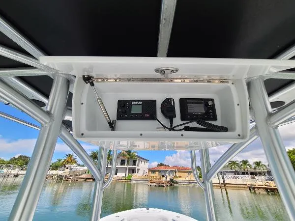 Slide: The Image of Yellowfin 26 Hybrid 2019 - 6